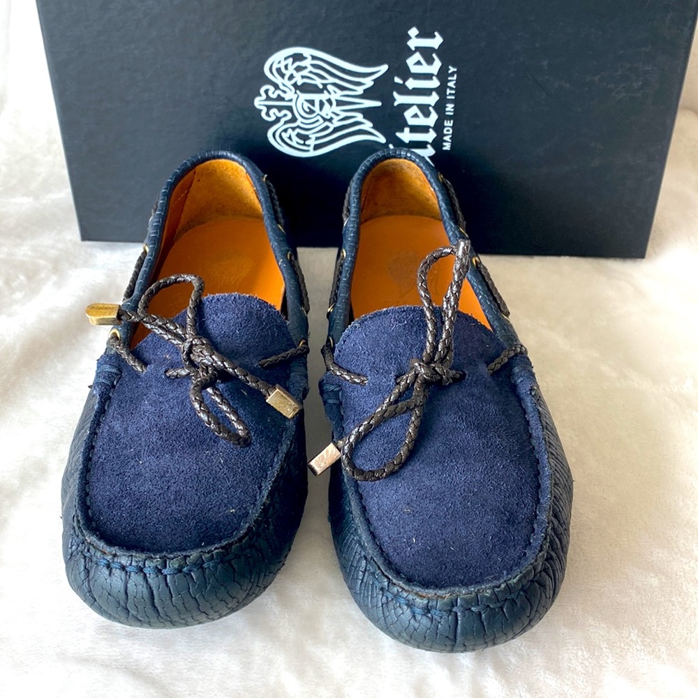 Boys Italian Navy leather moccasins, size Euro 34 / US 2.5-3,